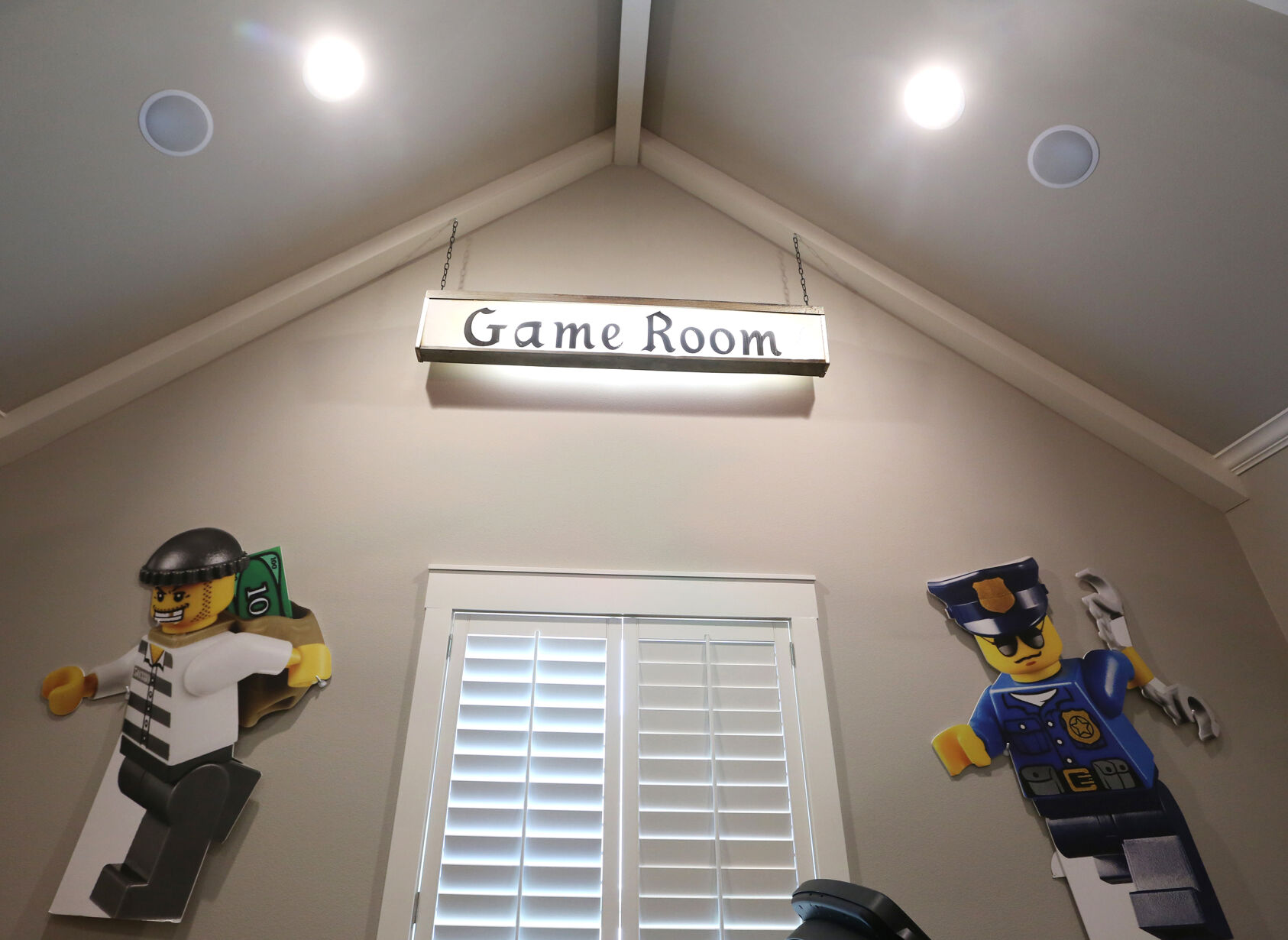 gameroom2.jpg